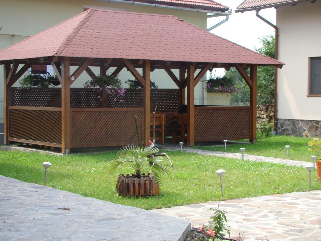 Colt De Rai Hotel Covasna Ngoại thất bức ảnh